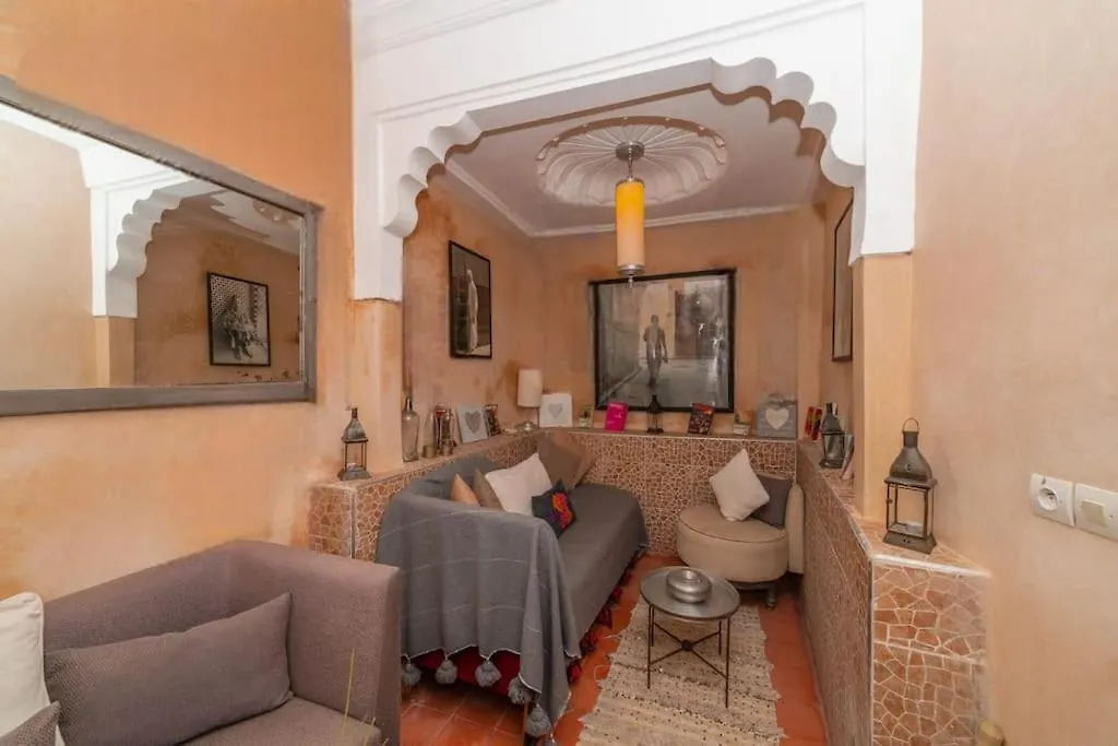 Riad 3 Chambres - Petit Dejeuner Gratuit - Top Position Marrakesh 0*,  Morocco