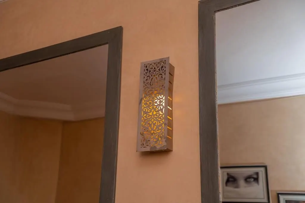 Riad 3 Chambres - Petit Dejeuner Gratuit - Top Position Marrakesh 0*,  Morocco