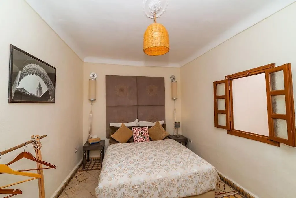 Riad 3 Chambres - Petit Dejeuner Gratuit - Top Position Marrakesh 0*,  Morocco