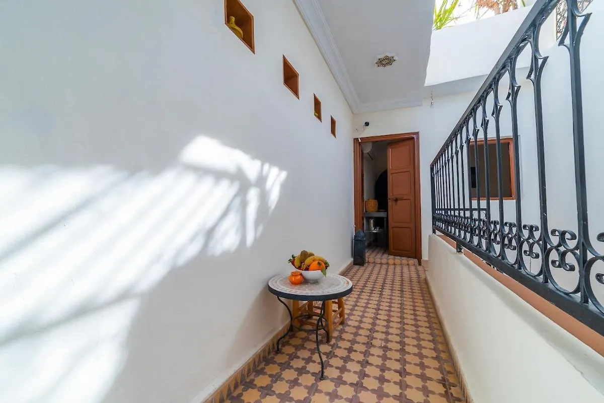 Riad 3 Chambres - Petit Dejeuner Gratuit - Top Position Marrakesh 0*,  Morocco