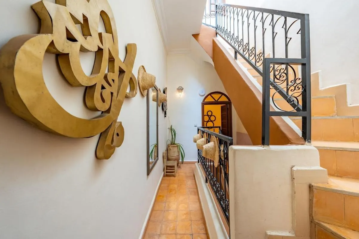 Riad 3 Chambres - Petit Dejeuner Gratuit - Top Position Marrakesh 0*,  Morocco